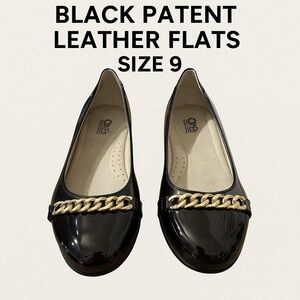 Cliffs Black Patent Leather Flats with Gold Chain Accent – Size 9